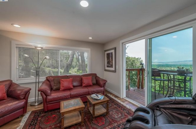Foto del edificio - 20 Fairway Ln