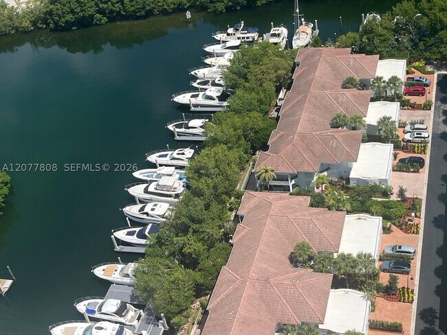 Foto del edificio - 3530 Mystic Pointe Dr