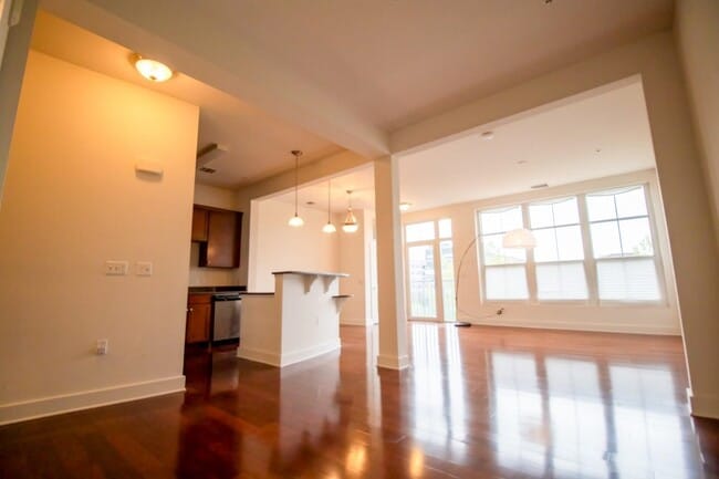 Building Photo - 55 Mallory Ave