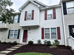 Building Photo - 2112 Walnut Bluffs Ln