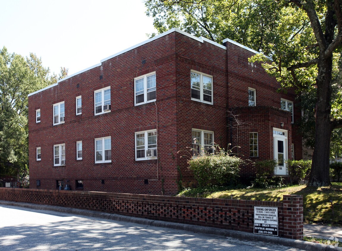 Primary Photo - 1006 N Elm St