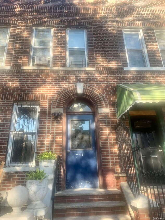 Foto principal - 159 E 93rd St