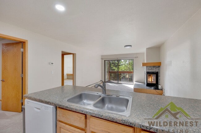 Building Photo - 749 Lagoon Dr