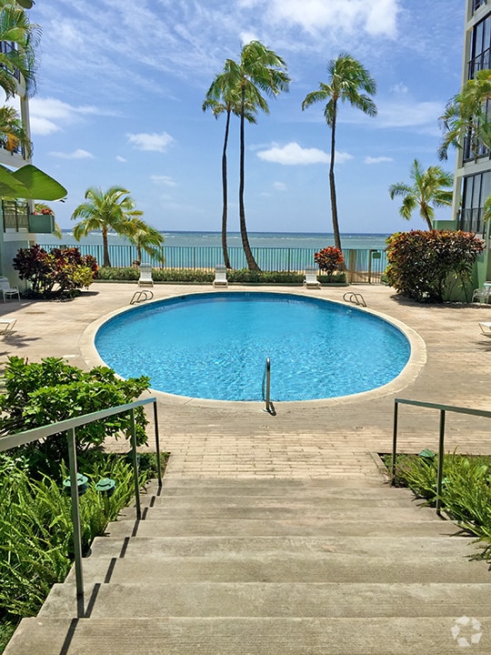 Building Photo - 4999 Kahala Ave