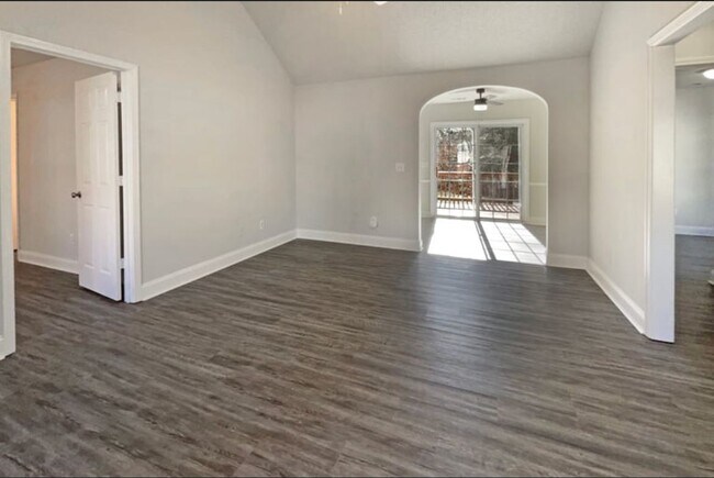 Foto del edificio - 1657 Gresham Ct