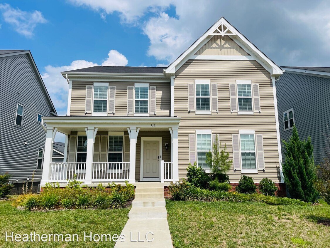 Primary Photo - 5 br, 3.5 bath House - 213 Boxelder Drive
