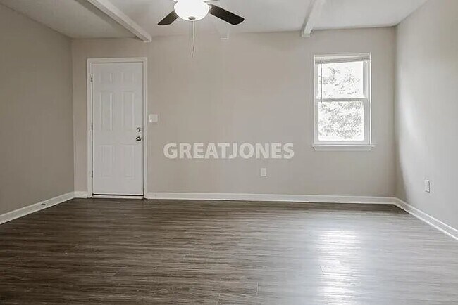 Foto del edificio - 3401 Blackstone St