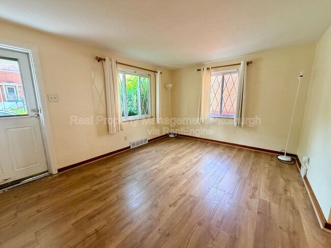 Photo - 1076 Thornwood Dr House