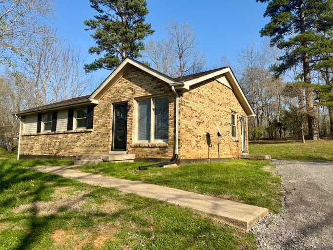 Foto del edificio - 1322 Shady Lawn Dr