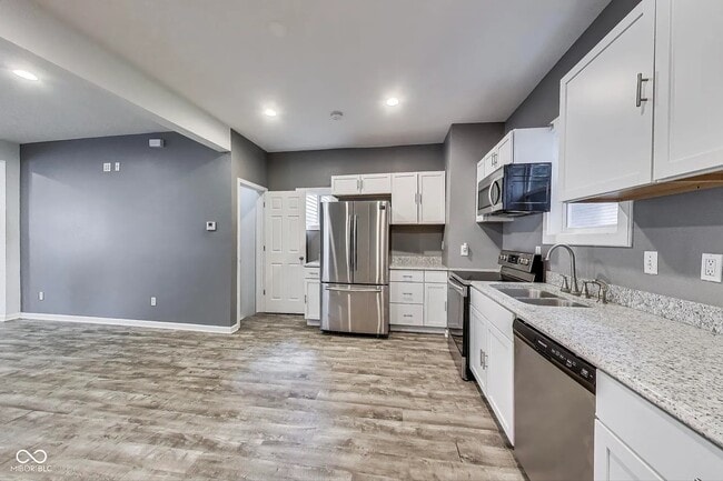 Kitchen - 629 E 25th St
