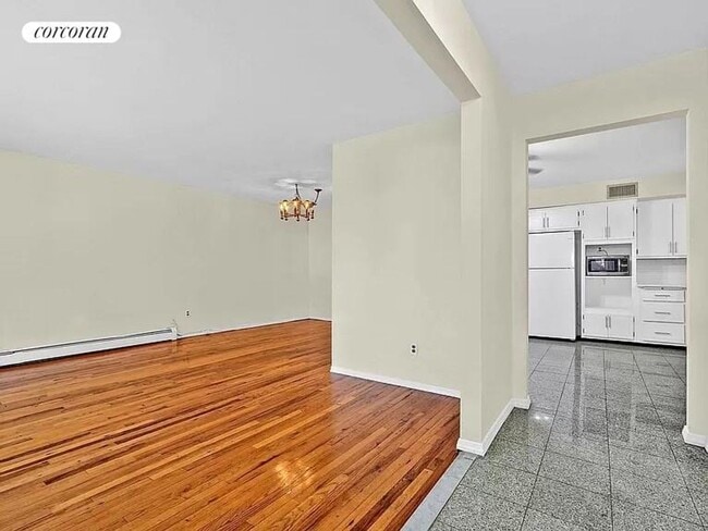 Building Photo - 175-32 Devonshire Rd