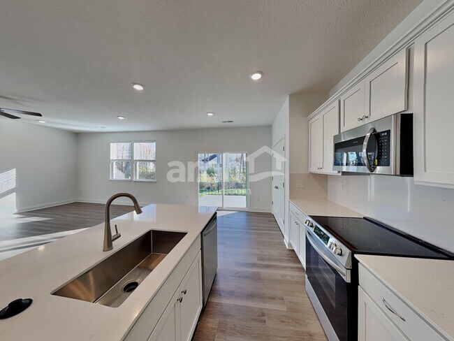 Foto del edificio - 1034 Heritage Blvd