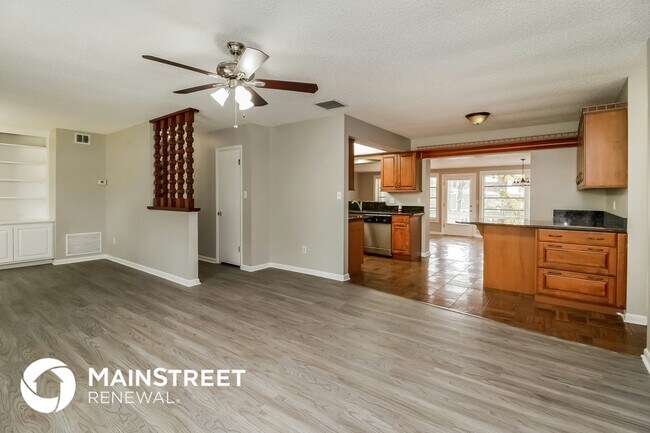 Building Photo - 5133 Oak Hill Dr