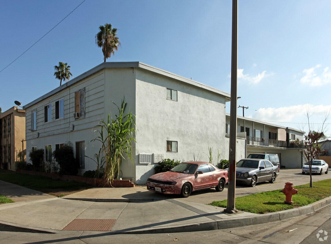 Primary Photo - 238 W Wilson Ave