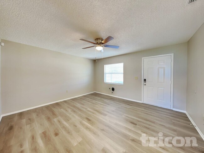 Foto del edificio - 6047 Calendar Ct E