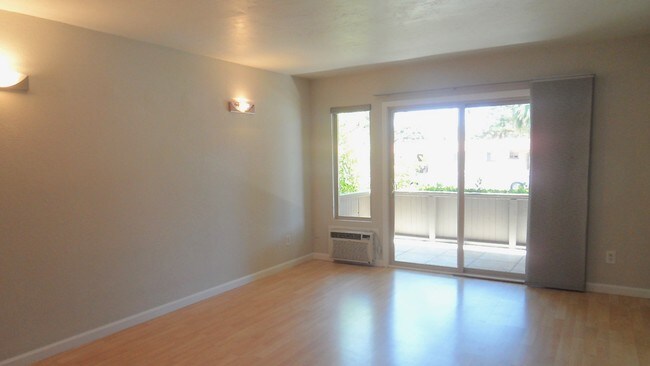 Foto del edificio - 6006 Rancho Mission Rd
