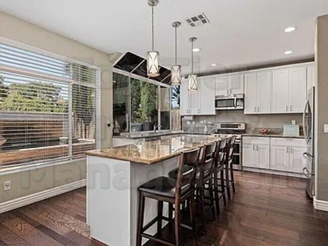 Foto del edificio - Luxurious 5-Bedroom Rancho Del Oro Home with Solar – Available Now!