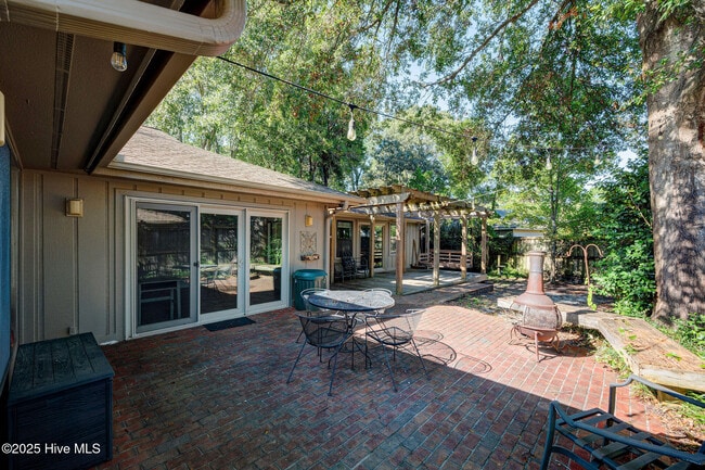 Building Photo - 1205 2 Mile Cir W