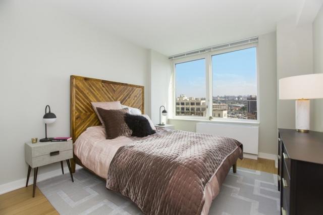 Foto del edificio - 2 bedroom in LONG ISLAND CITY NY 11101