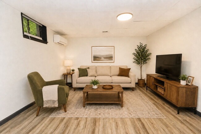 Foto del edificio - 6923 Greenway Dr