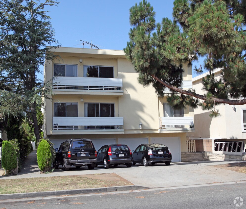 Primary Photo - Bel Horizon Apartments