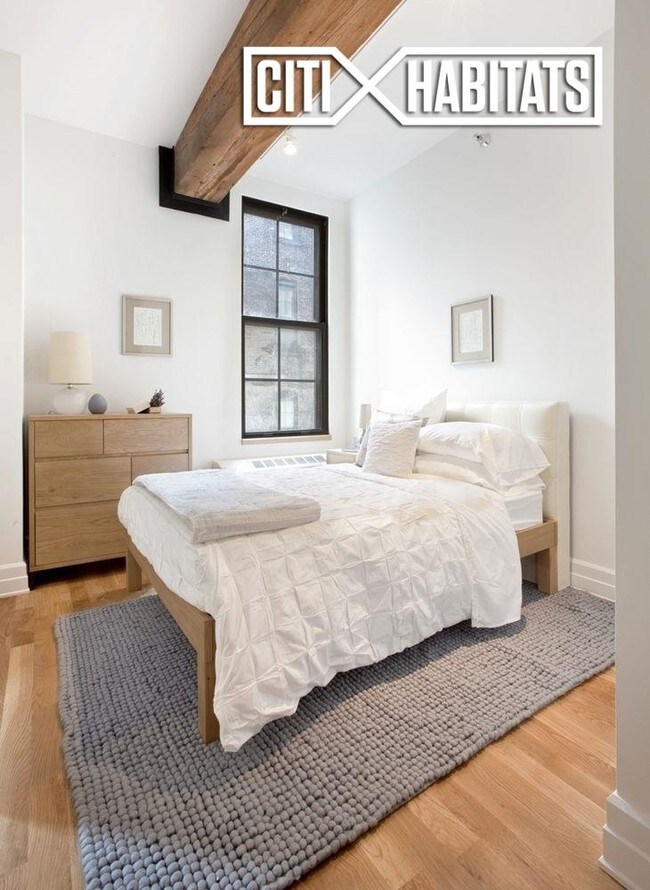 Foto del edificio - 72 Hudson Ave