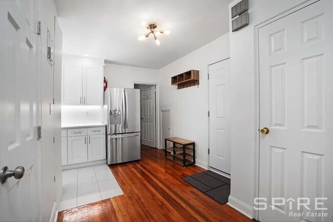 Building Photo - 2 bedroom in Bronx NY 10463