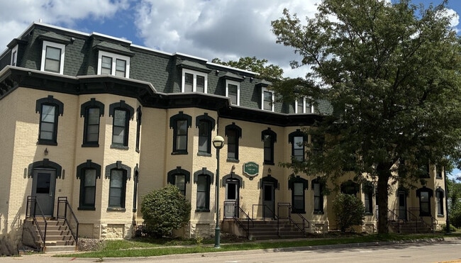 Building Photo - Washington Square Apartments