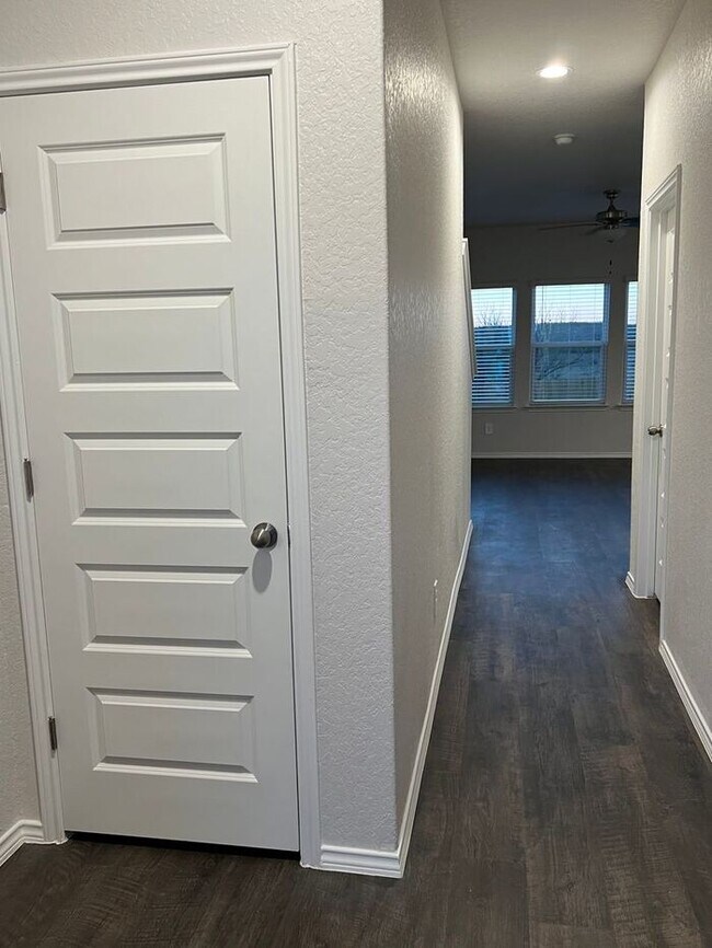 Foto del edificio - *SWEET SUMMERTIME SPECIAL* Three Bedroom |...