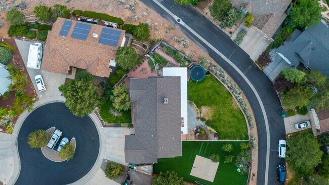 Building Photo - 932 University Ridge Ct