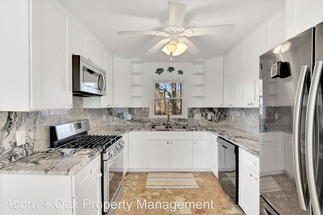 Building Photo - 3 br, 1 bath House - 124 Windsor Circle