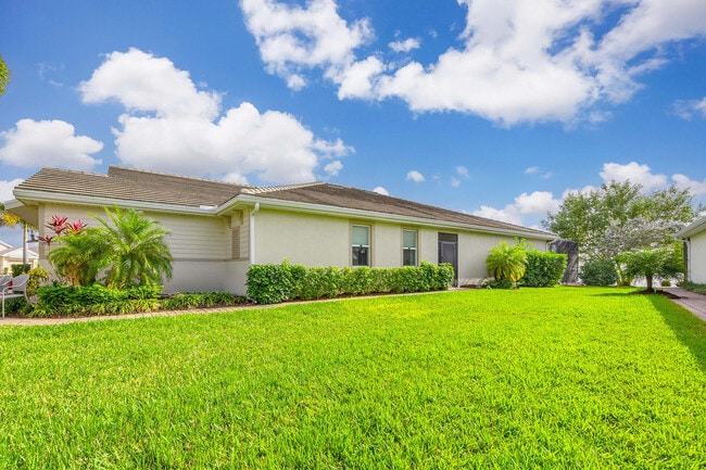 Building Photo - 14610 Edgewater Cir