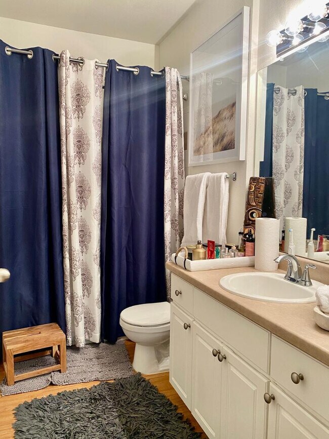 Building Photo - 1701 E Colter St