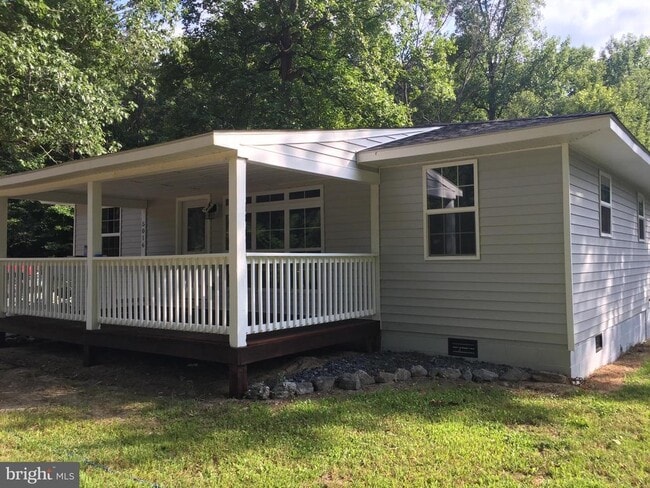 Building Photo - 5018 Holly Dr