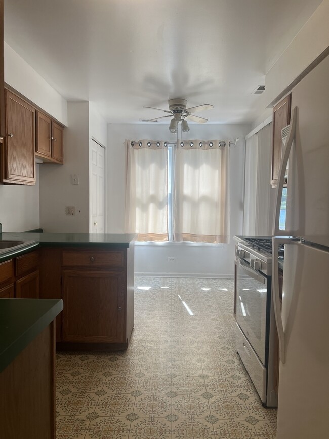 Foto del edificio - 1304 N Streamwood Ln