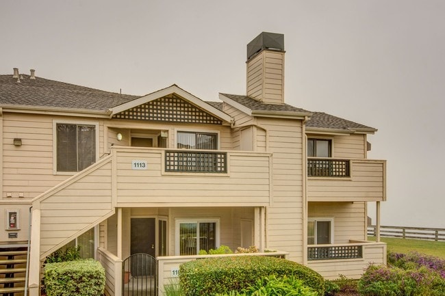 Building Photo - 1201 Glen Cove Pkwy