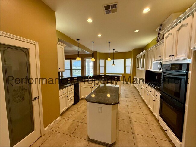 Foto del edificio - 12520 Crown Crest Dr