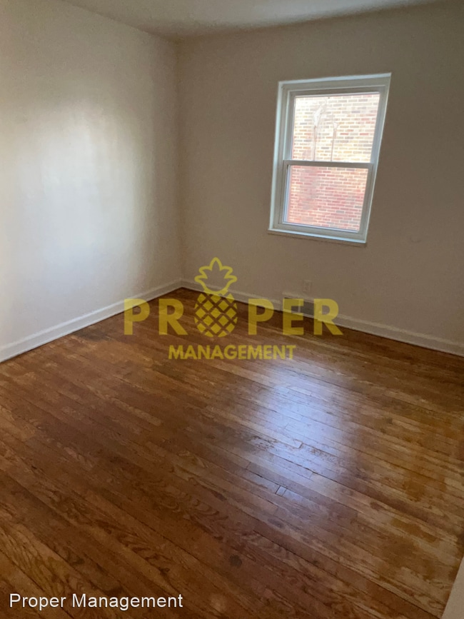 Building Photo - 3 br, 1.5 bath House - 746 Torrington Place
