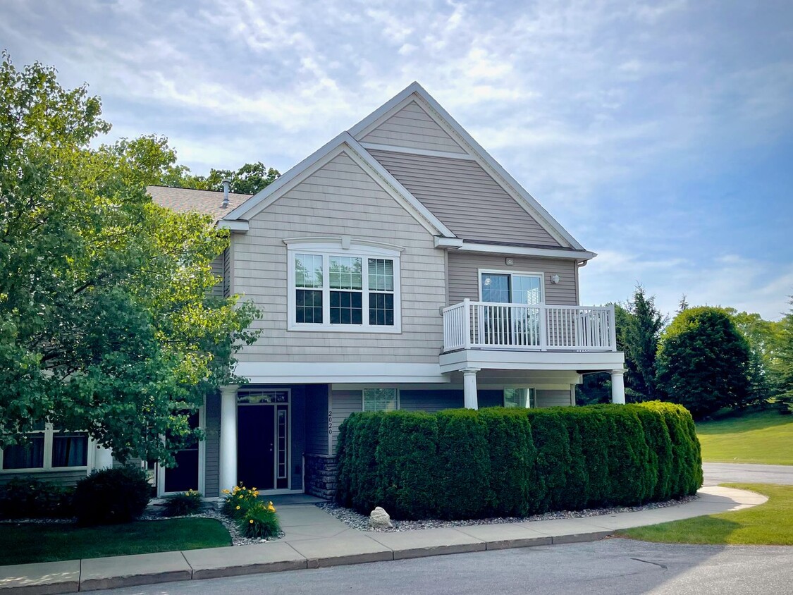 Primary Photo - STUNNING CONDO IN PRESTIGIOUS CHELSEA PARK