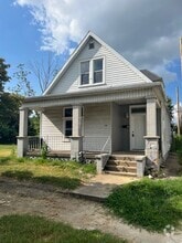 Building Photo - 113 W Oregon St