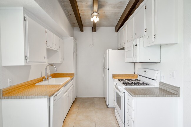 Building Photo - 34061 Street of the Amber Lantern