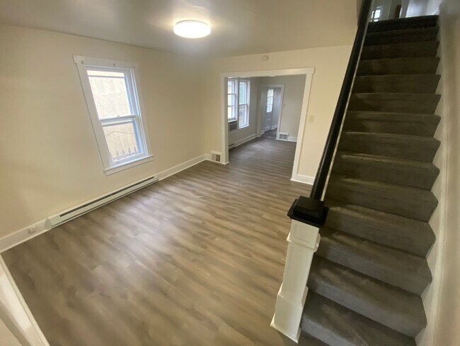 Foto del edificio - Newly Renovated 3 Bedroom Twin Home w/ Eat...