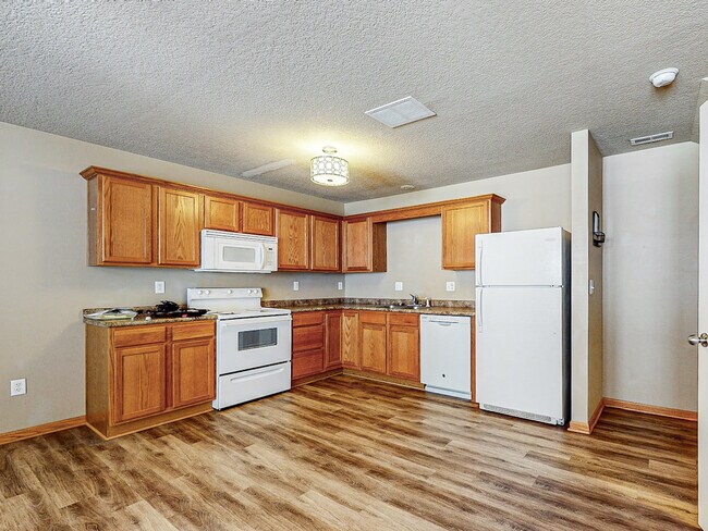 Kitchen - 385 NE Sandalwood