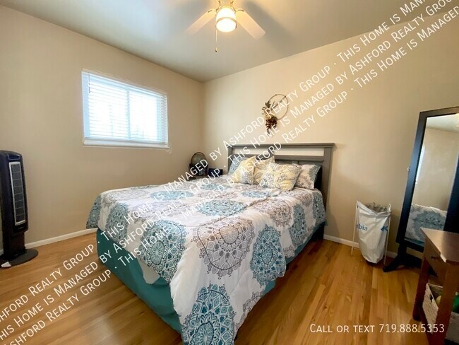 Foto del edificio - 1413 Bates Drive