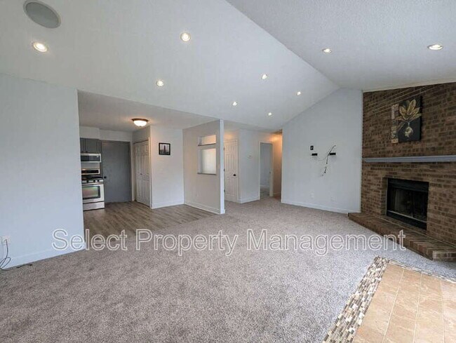 Building Photo - 7812 Brookfield Dr