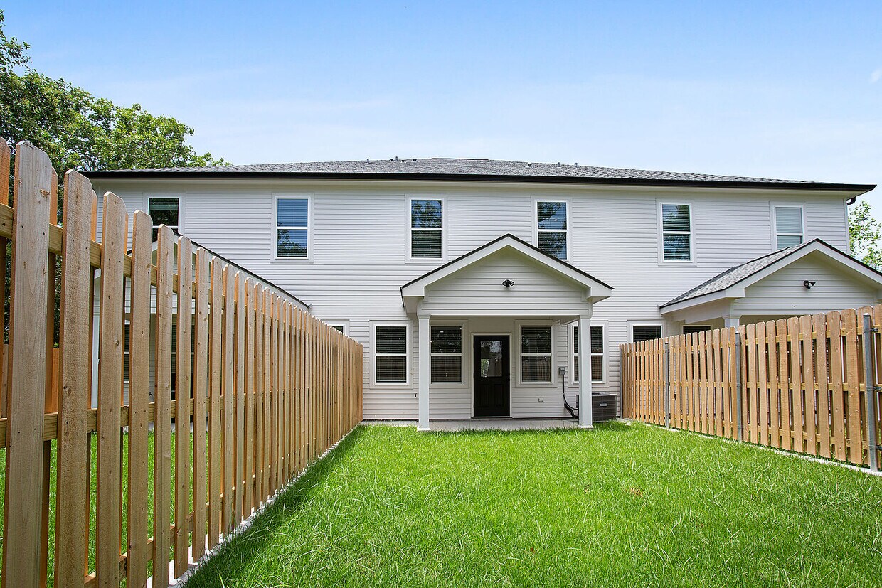 Primary Photo - 114 Berger Street