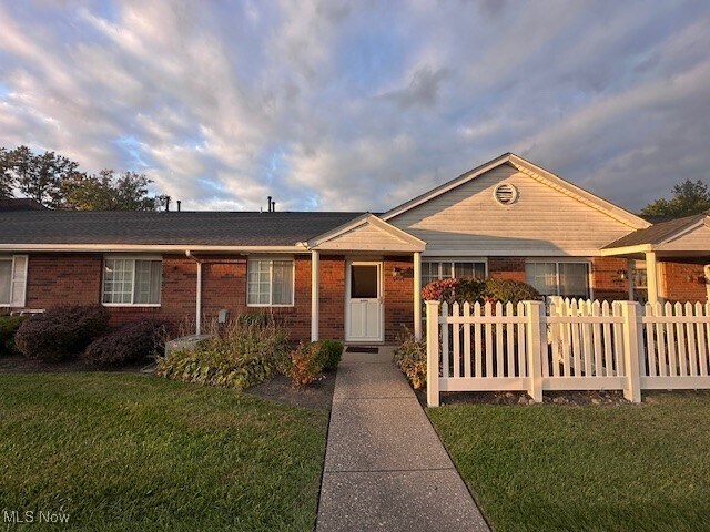 Foto principal - 5458 SOM Center Road