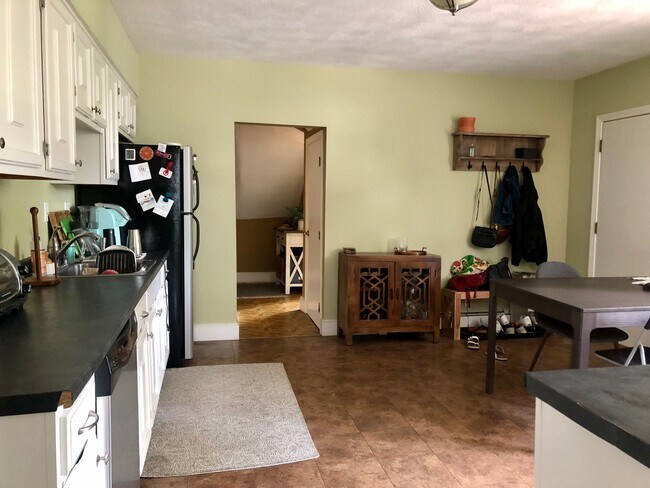 Building Photo - 19 Morse St