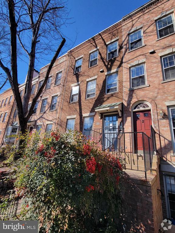 Building Photo - 1949 Calvert St NW