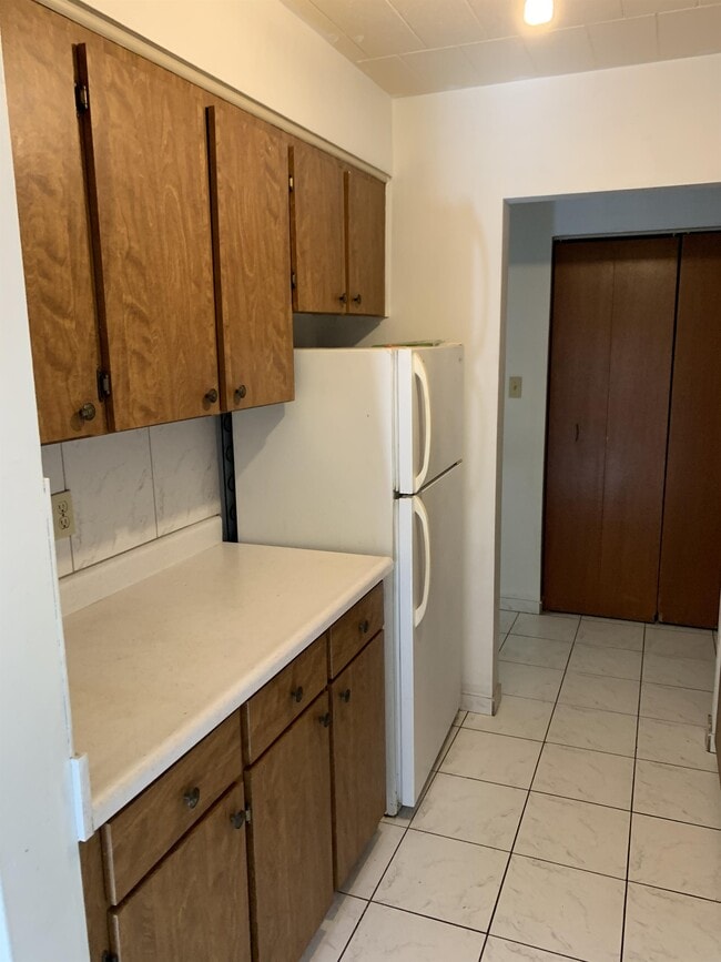 Building Photo - 3044 Sandwich St.